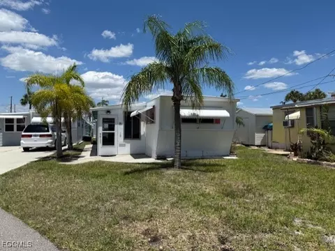 5558 Palm Beach Blvd #35, Fort Myers, FL 33905