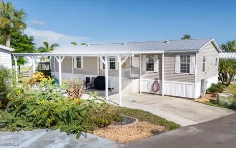 3127 Bayside Pkwy, Punta Gorda, FL 33982