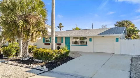 11828 Island Ave, Matlacha, FL 33993