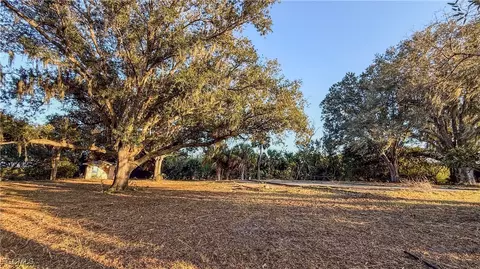 1053 Right Side Rd, Moore Haven, FL 33471 photo 9