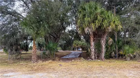 1053 Right Side Rd, Moore Haven, FL 33471 photo 3