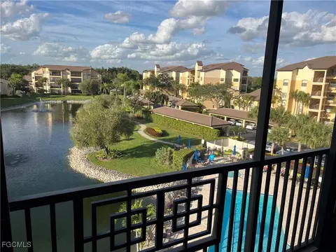 155 Vintage Cir #I404, Naples, FL 34119
