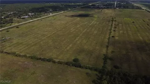 8251 Wheeler Rd, Labelle, FL 33935 photo 2
