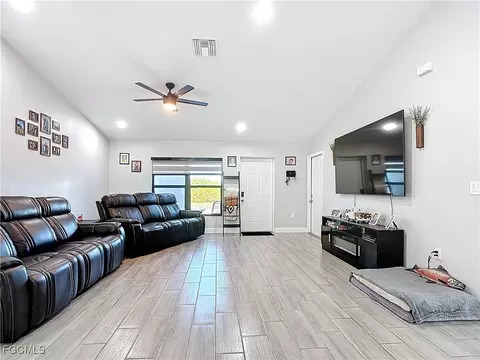 3045 E Briarwood Cir, Labelle, FL 33935 photo 4