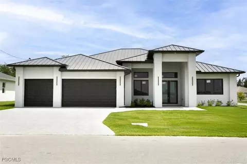 243 SW 24th Pl, Cape Coral, FL 33991