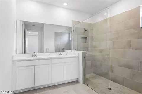 Bath - 44480 Frontier Dr, Punta Gorda, FL 33982 photo 1 of 2