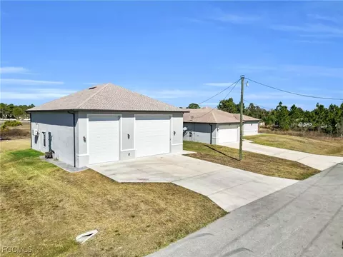 1113 Elegans St E, Lehigh Acres, FL 33974 photo 2