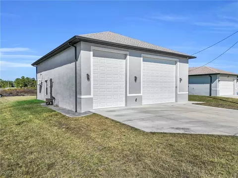 1113 Elegans St E, Lehigh Acres, FL 33974 photo 3