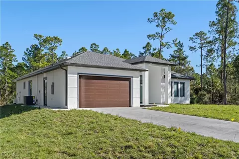 1112 Calvin Ave, Lehigh Acres, FL 33972