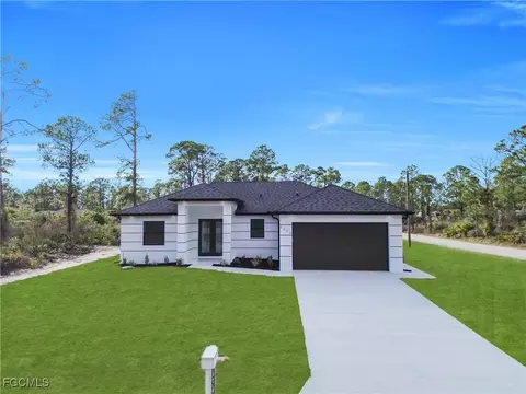 2023 Canton Ave, Alva, FL 33920