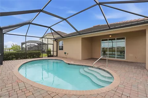 Exterior - 4025 E Hampton Cir, Alva, FL 33920 photo 4 of 7