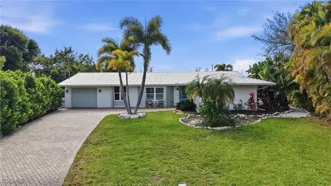 1806 Ibis Ln E, Sanibel, FL 33957
