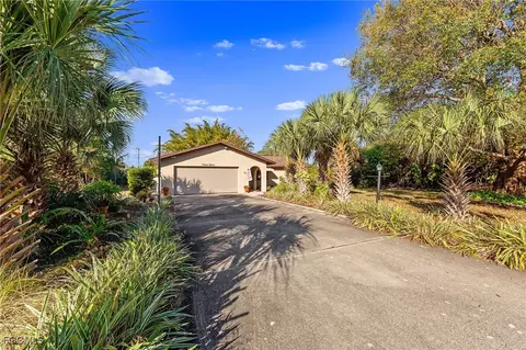 1115 Hibiscus Ave, Lehigh Acres, FL 33972