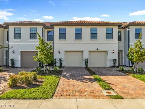 1508 Fells Cove Ln, Cape Coral, FL 33909