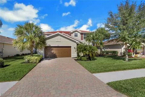 Exterior - 4035 E Hampton Cir, Alva, FL 33920 photo 2 of 8