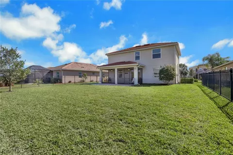Exterior - 4035 E Hampton Cir, Alva, FL 33920 photo 5 of 8