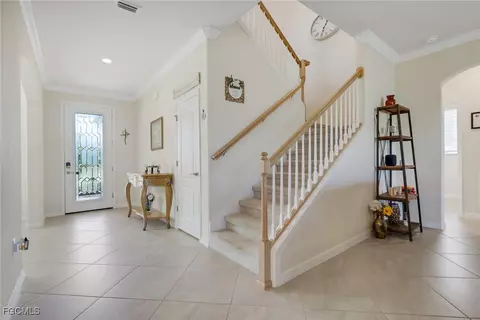 Entry Way - 4035 E Hampton Cir, Alva, FL 33920 photo 2 of 2