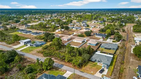 2602 39th St W, Lehigh Acres, FL 33971