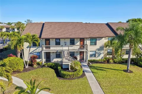 9290 Lake Park Dr #201, Fort Myers, FL 33919