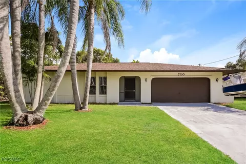 720 SW 8th Ter, Cape Coral, FL 33991