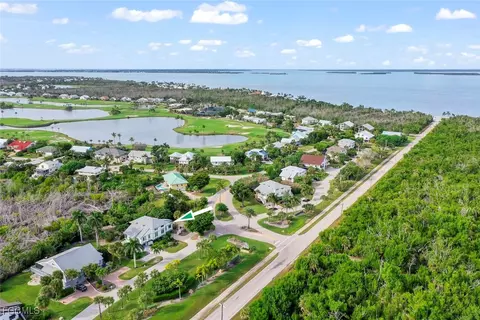 984 Greenwood Ct S, Sanibel, FL 33957