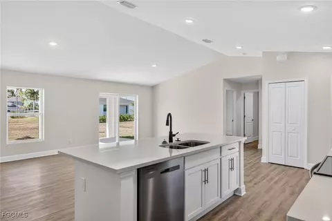 1154 NW 7th Pl, Cape Coral, FL 33993