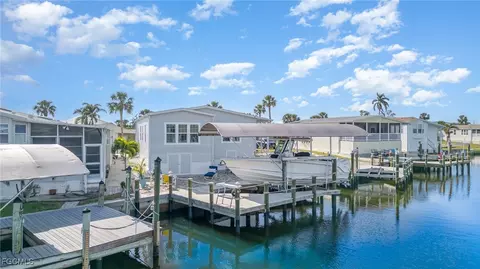 11511 Dogwood Ln, Fort Myers Beach, FL 33931