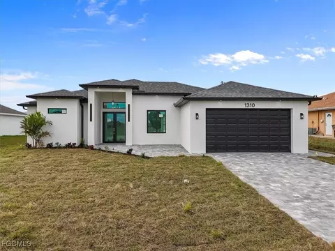 1310 NE 7th Pl, Cape Coral, FL 33909