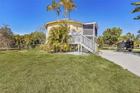 7250 Caloosa Dr, Bokeelia, FL 33922