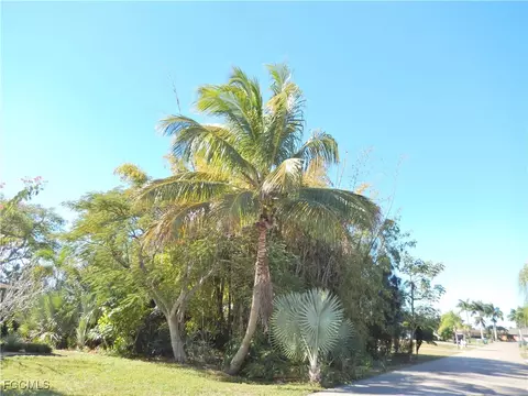 222 SE 46th Ter, Cape Coral, FL 33904