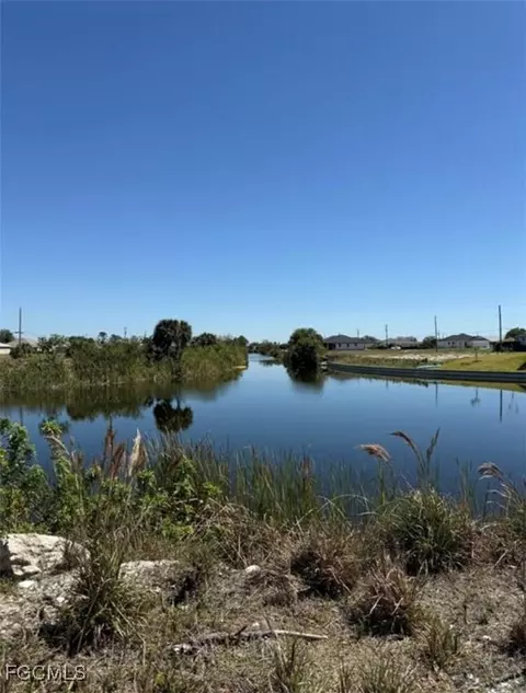 217 NW 19th Pl, Cape Coral, FL 33993