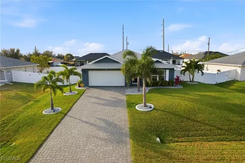 214 NE 24th Ter, Cape Coral, FL 33909