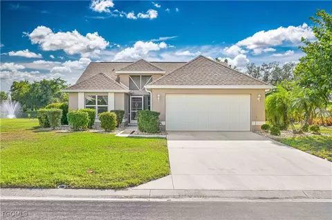 9201 Marigold Ct, Fort Myers, FL 33919