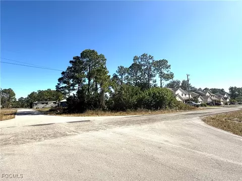 715 Bedford Dr, Lehigh Acres, FL 33974