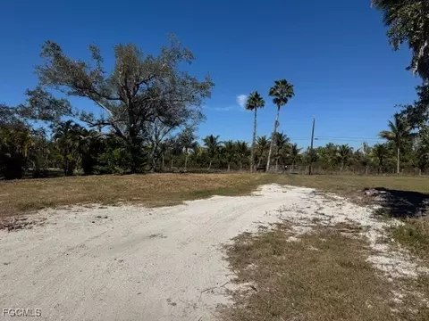 5960 Samoa Dr, Bokeelia, FL 33922