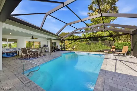 6807 Azalea Ln, Fort Myers, FL 33919