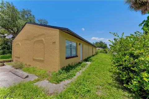 210 Charlotte Ave, Fort Myers, FL 33916