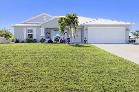 4306 NE 20th Pl, Cape Coral, FL 33909