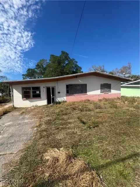 1152 Marsh Ave, Fort Myers, FL 33905