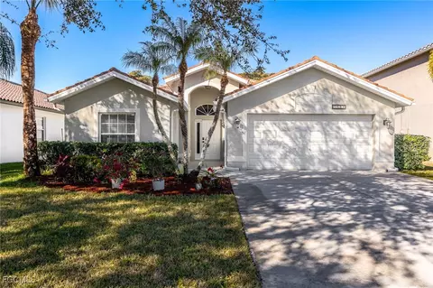 9835 Blue Stone Cir, Fort Myers, FL 33913