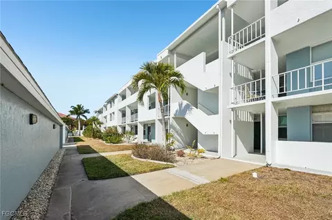 5959 Winkler Rd #305, Fort Myers, FL 33919
