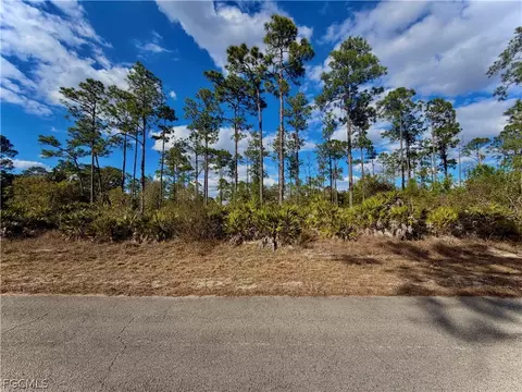 3403 E 9th St, Lehigh Acres, FL 33972