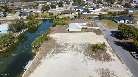 1906 NE 13th Pl, Cape Coral, FL 33909