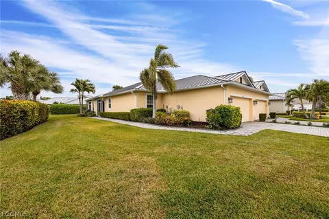 2613 Anguilla Dr, Cape Coral, FL 33991