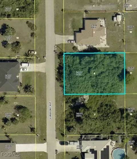 425 Pinafore Ave, Lehigh Acres, FL 33974