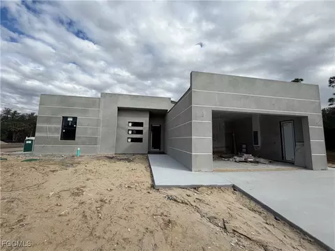 422 Glenn Ave, Lehigh Acres, FL 33972