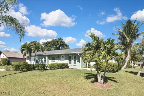 1319 SE 33rd Ter, Cape Coral, FL 33904