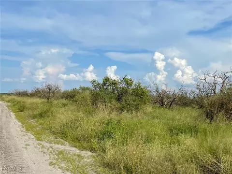 6985 6th Rd, Labelle, FL 33935 photo 3