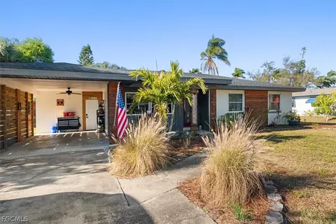 3945 Edgewood Ave, Fort Myers, FL 33916