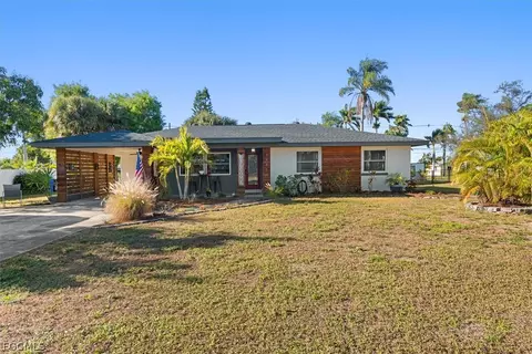 3945 Edgewood Ave, Fort Myers, FL 33916